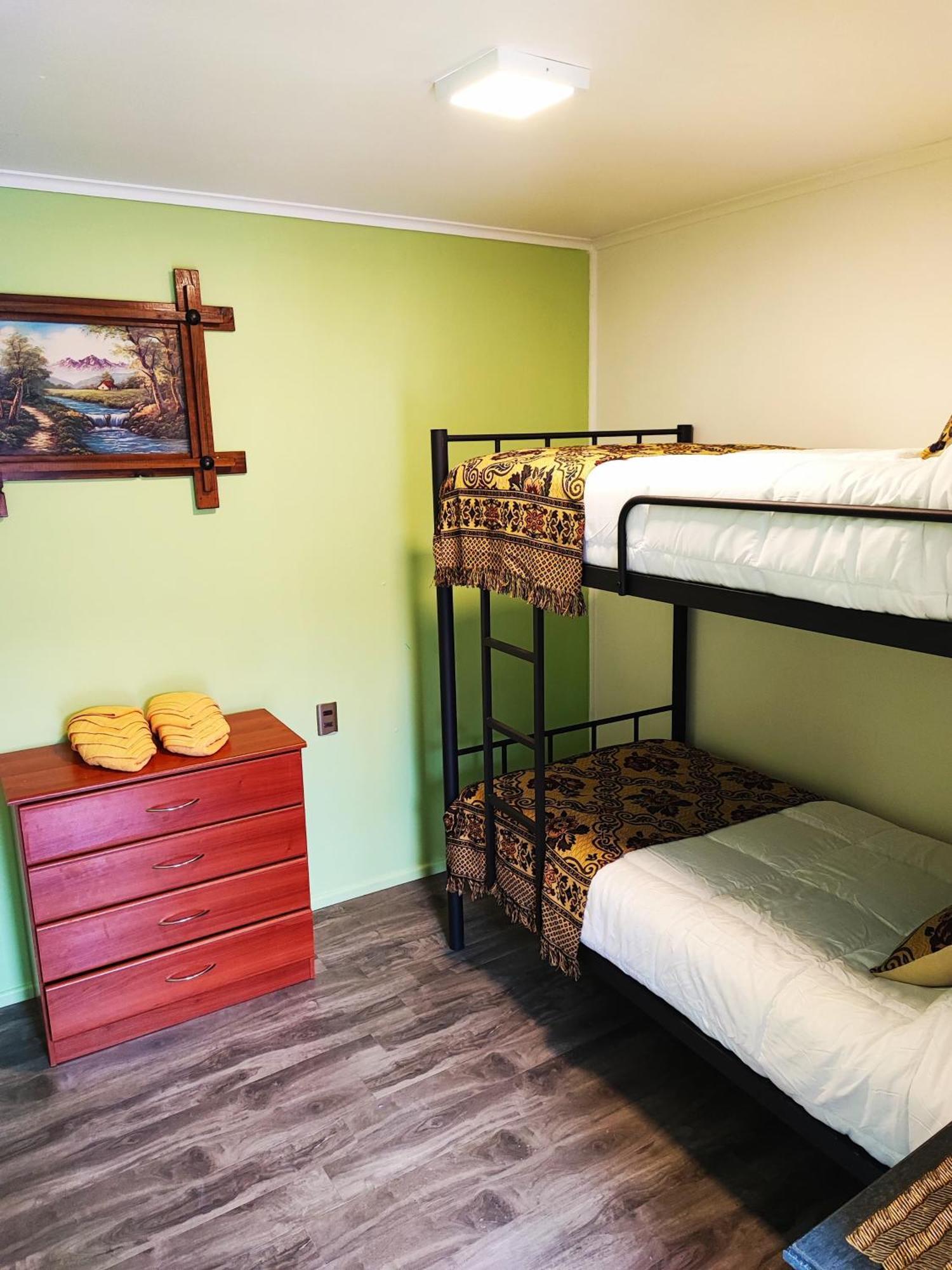 Hostel Kuntur Puerto Natales Luaran gambar